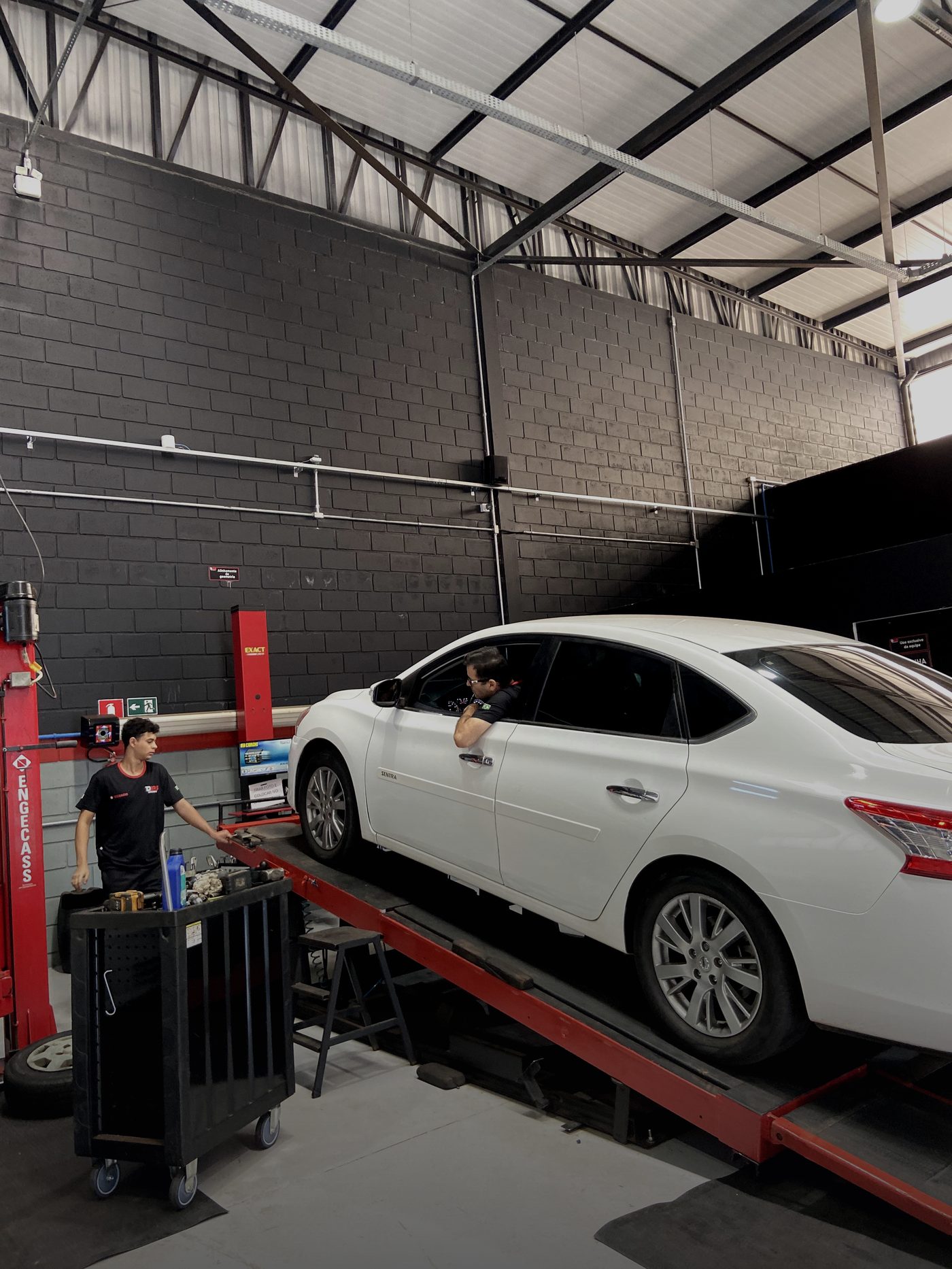 Óleo do motor: o guia direto para não fundir o seu carro