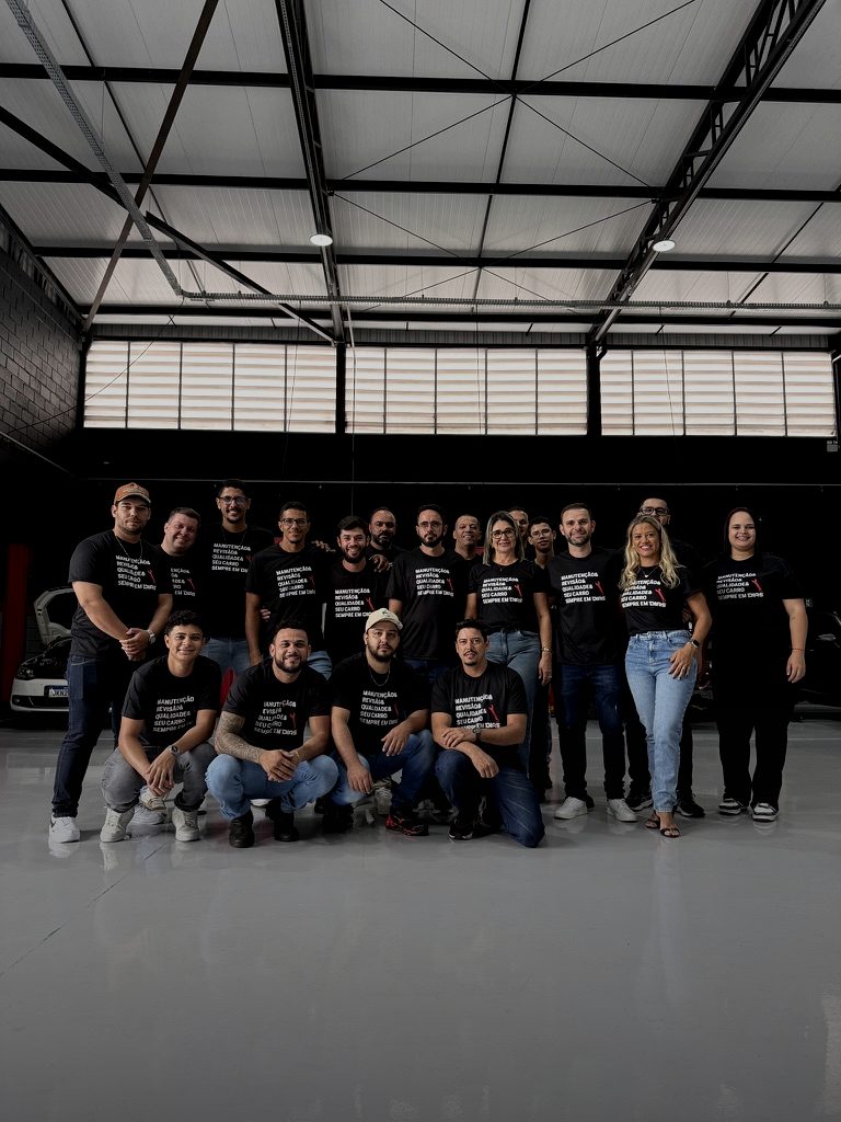Equipe completa da Dias Centro Automotivo